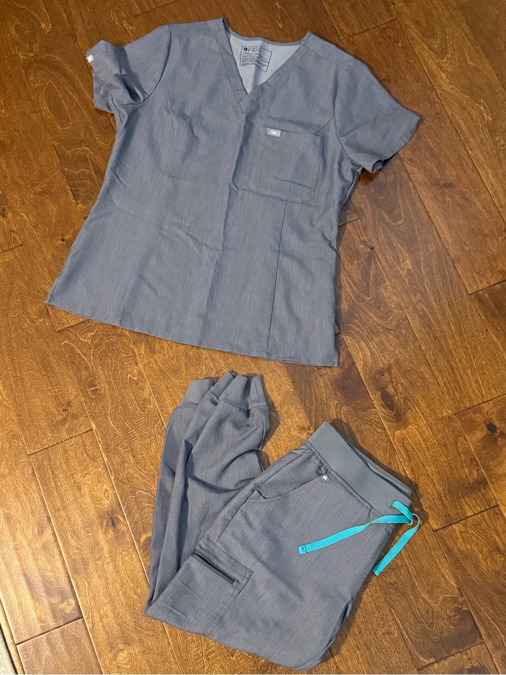 Figs Graphite Jogger Scrub Set